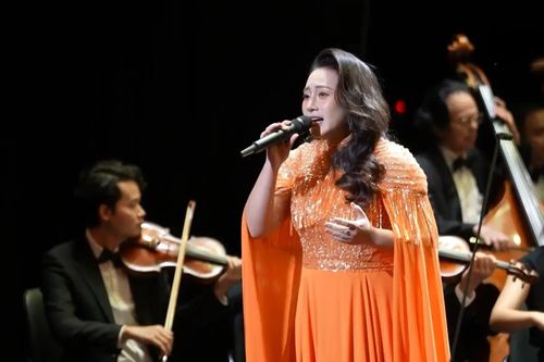 Khánh Linh và sứ mệnh tiếp nối kho tàng âm nhạc Ngọc Châu