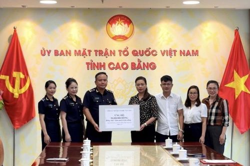 Chi cục Hải quan Khu vực XVI ủng hộ Cao Bằng sau bão lũ