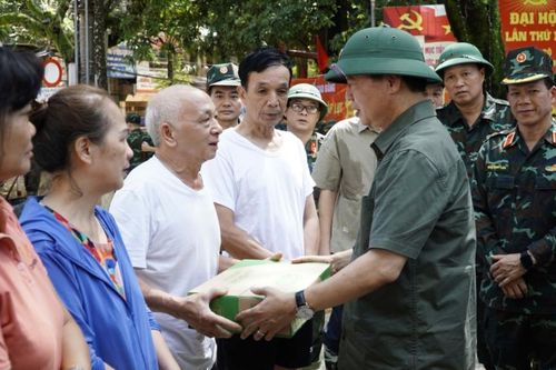 Phó Thủ tướng Chính phủ Trần Hồng Hà: Cao Bằng khẩn trương hơn nữa trong công tác khắc phục hậu quả của bão số 10 và số 11