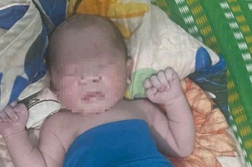 Vụ bé trai sơ sinh nằm trong túi bóng bị bỏ rơi cạnh bãi rác ven đường: Hé lộ động thái từ gia đình và nguyên nhân xót xa