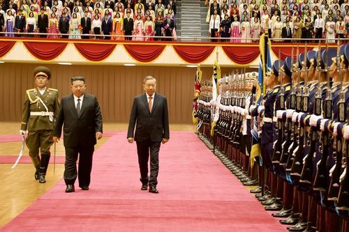 Tổng Bí thư Kim Jong Un chủ trì lễ đón Tổng Bí thư Tô Lâm thăm CHDCND Triều Tiên