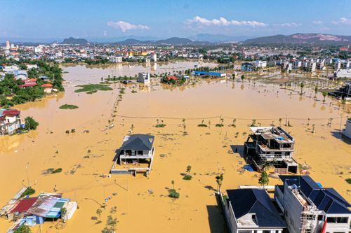 Ba ngày sau trận lũ lịch sử, phố xá tan hoang, nhiều nơi ở Thái Nguyên vẫn ngập