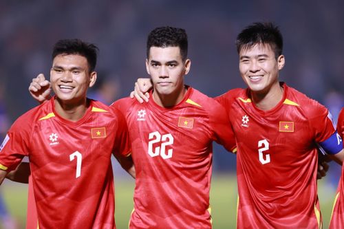 Tuyển Việt Nam thắng Nepal 3-1, nuôi hy vọng bám đuổi Malaysia