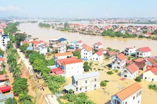 Xã Đa Phúc huy động hơn 10.600 người hộ đê, sơ tán dân khỏi tâm lũ