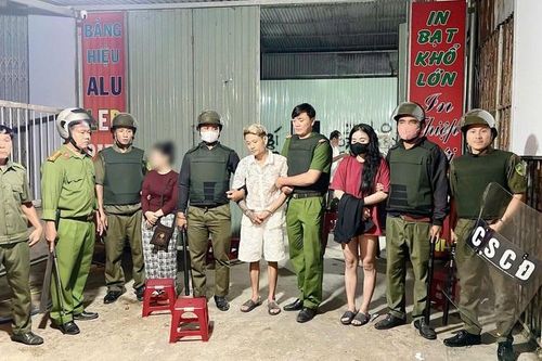 Gia Lai: 2 đối tượng 'phê' ma túy trong quán cà phê bị bắt giữ