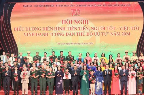 Sáng nay, gần 600 đại biểu tham dự Đại hội Thi đua yêu nước TP Hà Nội giai đoạn 2025-2030