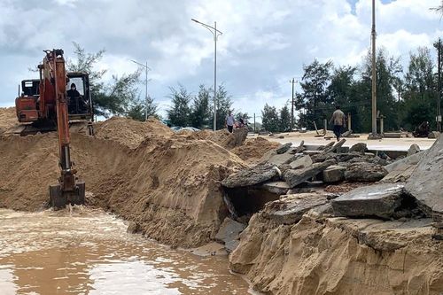 Thi công kè mềm gia cố khẩn cấp sạt lở bờ biển Thuận An
