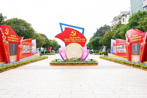 Thành phố Hồ Chí Minh rực rỡ cờ hoa trước thềm Đại hội Đảng bộ lần thứ I, nhiệm kỳ 2025-2030