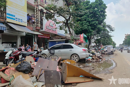 Đường phố Thái Nguyên ngổn ngang sau lũ