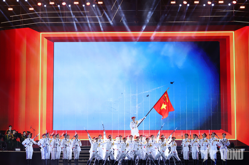 Dưới cờ vinh quang