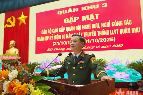 Tư lệnh Quân khu 3 chủ trì gặp mặt cán bộ cao cấp Quân đội nghỉ hưu, nghỉ công tác trên địa bàn tỉnh Hưng Yên và Ninh Bình