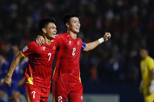 Video bóng đá ĐT Việt Nam - Nepal: Thẻ đỏ bước ngoặt, 5 phút bùng nổ (Vòng loại Asian Cup)