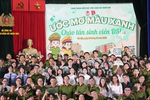 Tân sinh viên Học viện Cảnh sát rạng rỡ trong 'Ước mơ màu xanh'