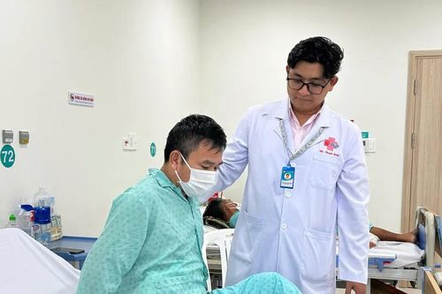 Phẫu thuật bằng robot cắt khối bướu thận lớn