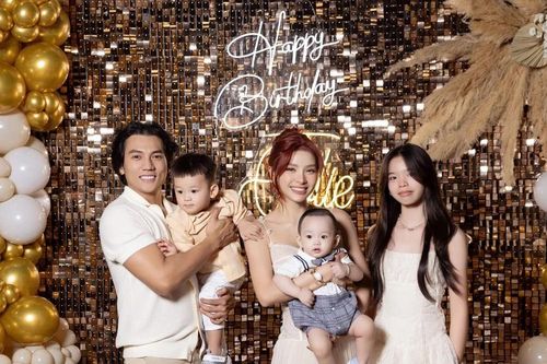 Phương Trinh Jolie diện váy gợi cảm, rạng rỡ đón sinh nhật bên chồng con