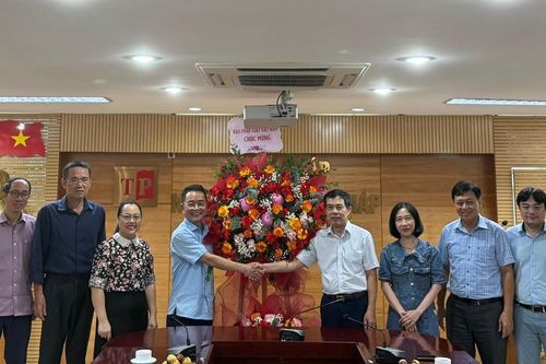 Báo Pháp luật Việt Nam chúc mừng Nhà Xuất bản Tư pháp nhân Ngày truyền thống ngành Xuất bản, In và Phát hành Việt Nam