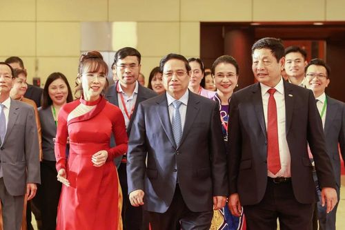 Thủ tướng mong các doanh nhân vượt qua chính mình, vươn ra biển lớn