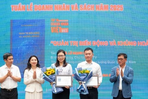 Sách 'Quản trị Biến động và Khủng hoảng' được vinh danh tại Tuần lễ Doanh nhân và Sách năm 2025