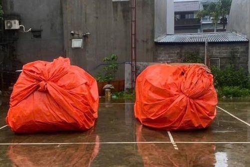 Ô tô bọc kín bị 'lạc trôi' ở Thái Nguyên: Đã tìm thấy 2 xế cưng ở cách nhà 500m