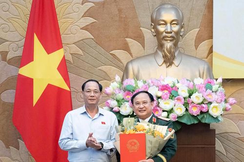 Thiếu tướng Trần Đức Thuận làm Phó Chủ nhiệm UB Quốc phòng, An ninh và Đối ngoại