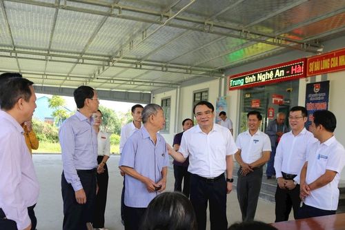 Phó Chủ tịch UBND tỉnh Nghệ An Phùng Thành Vinh kiểm tra, tháo gỡ khó khăn, vướng mắc trong triển khai thực hiện chính quyền địa phương 2 cấp