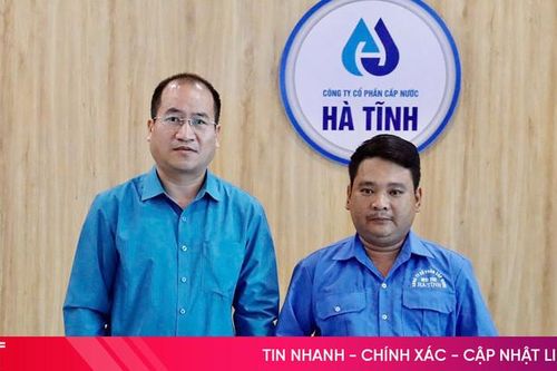 Trao hỗ trợ cho người lao động bị ảnh hưởng bão số 10