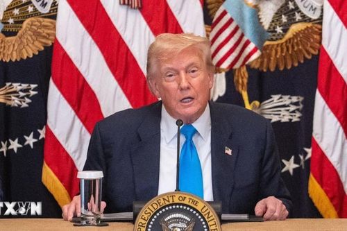 Tổng thống Mỹ Trump đe dọa cắt giảm các chương trình được đảng Dân chủ ưa chuộng