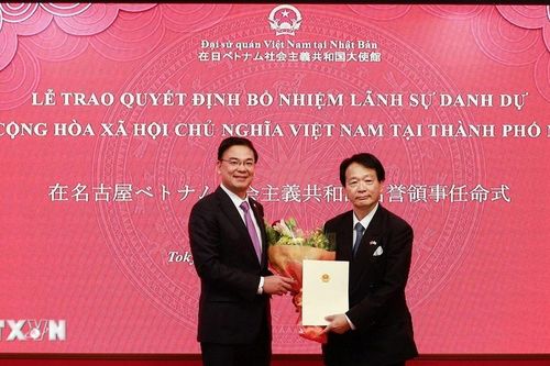 Giáo sư Nhật Bản được bổ nhiệm làm Lãnh sự danh dự của Việt Nam tại Nagoya