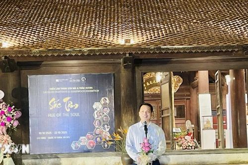 Cuộc gặp gỡ giữa mỹ thuật đương đại và tinh hoa trầm hương Việt