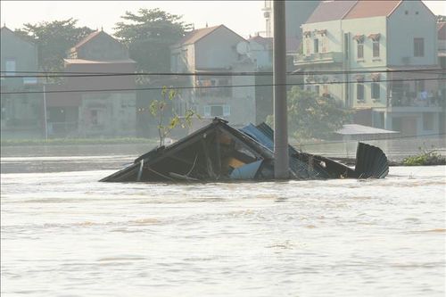 Hơn 2 nghìn hộ dân phường Vân Hà (Bắc Ninh) bị cô lập cần được cứu trợ