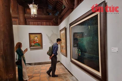 Triển lãm 'Sắc tâm' kết hợp mỹ thuật đương đại và tinh hoa trầm hương Việt
