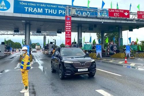 Miễn thu phí qua khi xe cứu trợ qua 5 tuyến cao tốc