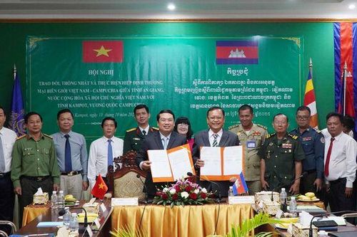 An Giang và Kampot thống nhất tăng cường thương mại biên giới