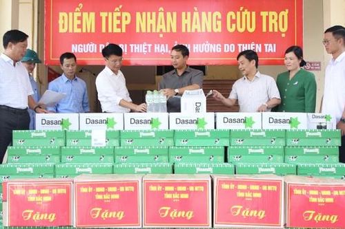 Chủ tịch HĐND tỉnh Nguyễn Việt Oanh kiểm tra công tác khắc phục hậu quả mưa lũ tại phường Vân Hà