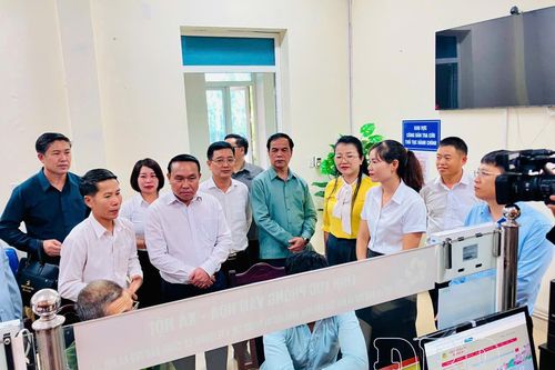Đoàn đại biểu tỉnh U Đôm Xay thăm và làm việc với xã Mường Ảng