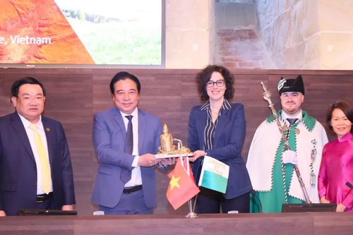 Khánh Hòa và bang Vaud (Thụy Sĩ) thúc đẩy hợp tác trên nền tảng di sản bác sĩ Yersin
