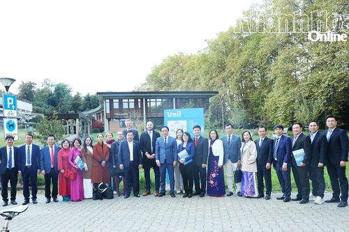 Khánh Hòa thăm, trao đổi hợp tác với Trường Đại học Lausanne (Thụy Sĩ)