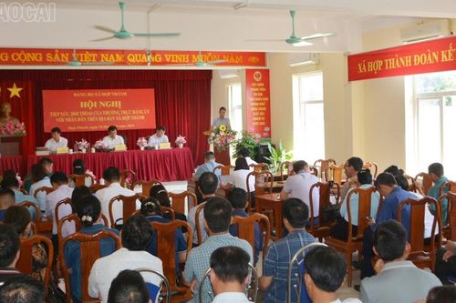 Thường trực Đảng ủy xã Hợp Thành tiếp xúc, đối thoại với người dân