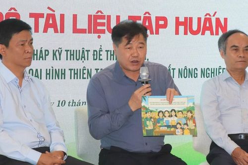 Ra mắt tài liệu tập huấn về thích ứng, giảm thiểu thiệt hại thiên tai đối với sản xuất nông nghiệp