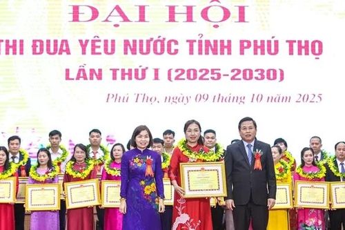 Nữ hiệu trưởng tâm huyết với sự nghiệp trồng người