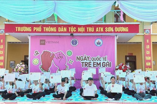 Tuyên truyền sức khỏe sinh sản vị thành niên nhân ngày Quốc tế trẻ em gái năm 2025