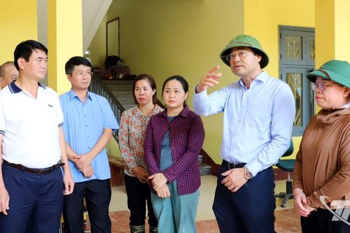 Đồng chí Bí thư Tỉnh ủy kiểm tra, chỉ đạo công tác khắc phục hậu quả thiên tai tại xã Na Rì, xã Chợ Rã