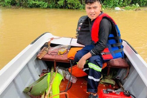 Chàng trai Thái Nguyên ngược dòng nước xiết cứu người trong bão Matmo