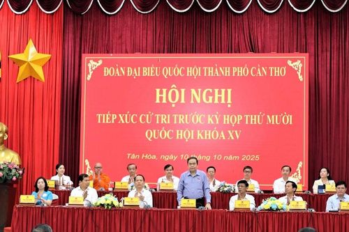 Chủ tịch Quốc hội Trần Thanh Mẫn tiếp xúc cử tri tại xã Tân Hòa, thành phố Cần Thơ