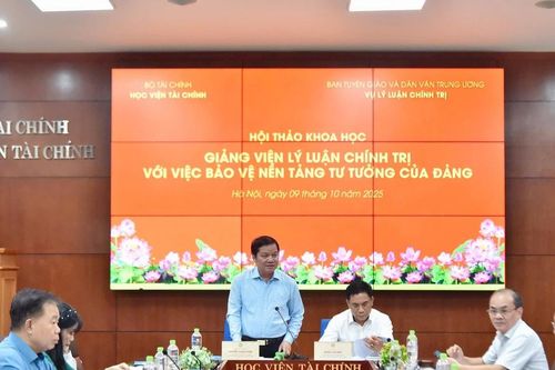 Mỗi giảng viên lý luận chính trị là một 'người chiến sĩ trên mặt trận tư tưởng'