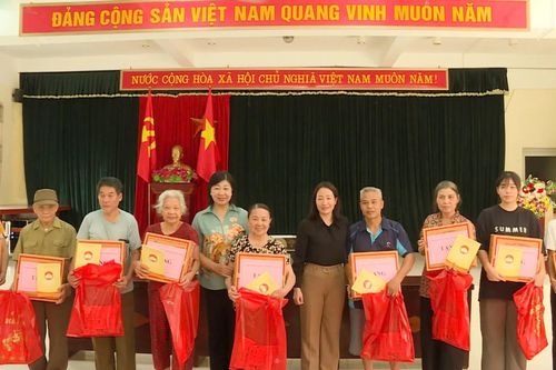 MTTQ Hà Nội chăm lo cho nhân dân tại vùng ngập lụt