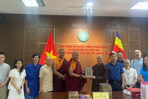 Lama Sonam Tashi Rinpoche thăm Tạp chí Nghiên cứu Phật học
