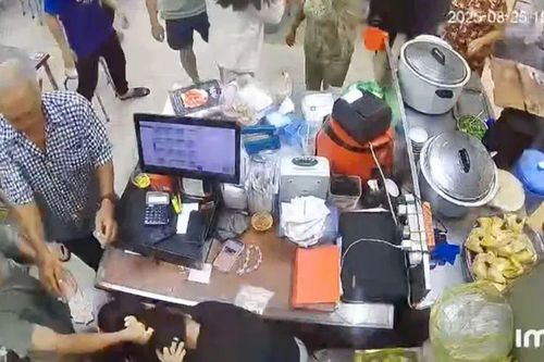 Ba người lớn đánh một cô gái 17 tuổi, còn hăm dọa tại quán ăn ở Cần Thơ: Camera đã ghi lại cơn cuồng nộ, người hành hung giãi bày