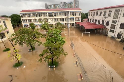 Trường ở Hà Nội cho học sinh học online suốt 10 ngày vì ngập