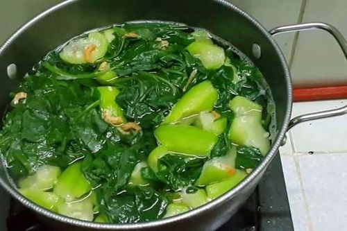 Bất ngờ 5 nhóm người này được khuyến cáo không nên ăn rau mồng tơi